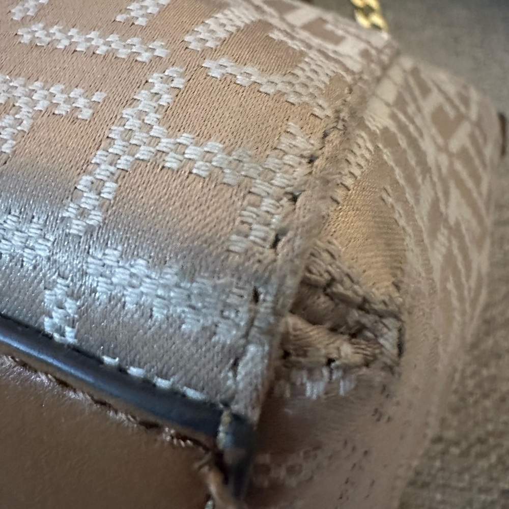 Tommy Hilfiger POSH Vintage Signature Fabric & Leather Brown Tote & Crossbody - Picture 5 of 16